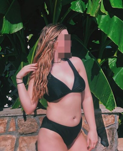 Erdemli Escort Bayan: Büyüleyici Gülüşü ve Sempatik Aura’sıyla Unutulmaz Bir Deneyim