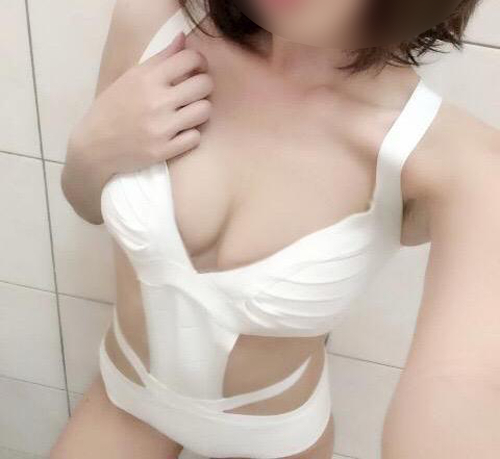 Erdemli'nin Cazibeli Escort Kızı