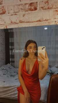 Erdemli Escort Bayan: Akşamın Güzel Yıldızı