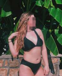 Erdemli Escort Bayan: Büyüleyici Gülüşü ve Sempatik Aura’sıyla Unutulmaz Bir Deneyim