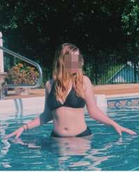 Erdemli Escort Bayan: Büyüleyici Gülüşü ve Sempatik Aura’sıyla Unutulmaz Bir Deneyim