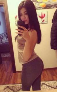 Erdemli Escort Bayan: Çarpıcı Güzellik ve Ateşli Hizmetler