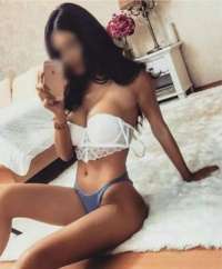 İnce Beli ve Doğal Güzellikleriyle Erdemli Escort Bayan: Yasemin