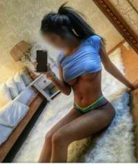 İnce Beli ve Doğal Güzellikleriyle Erdemli Escort Bayan: Yasemin
