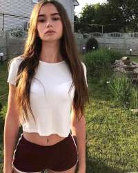 Metal Müzik Tutkunu Escort Bayan Gül: Mersin'e Getirdiği Heyecan Rüzgarı